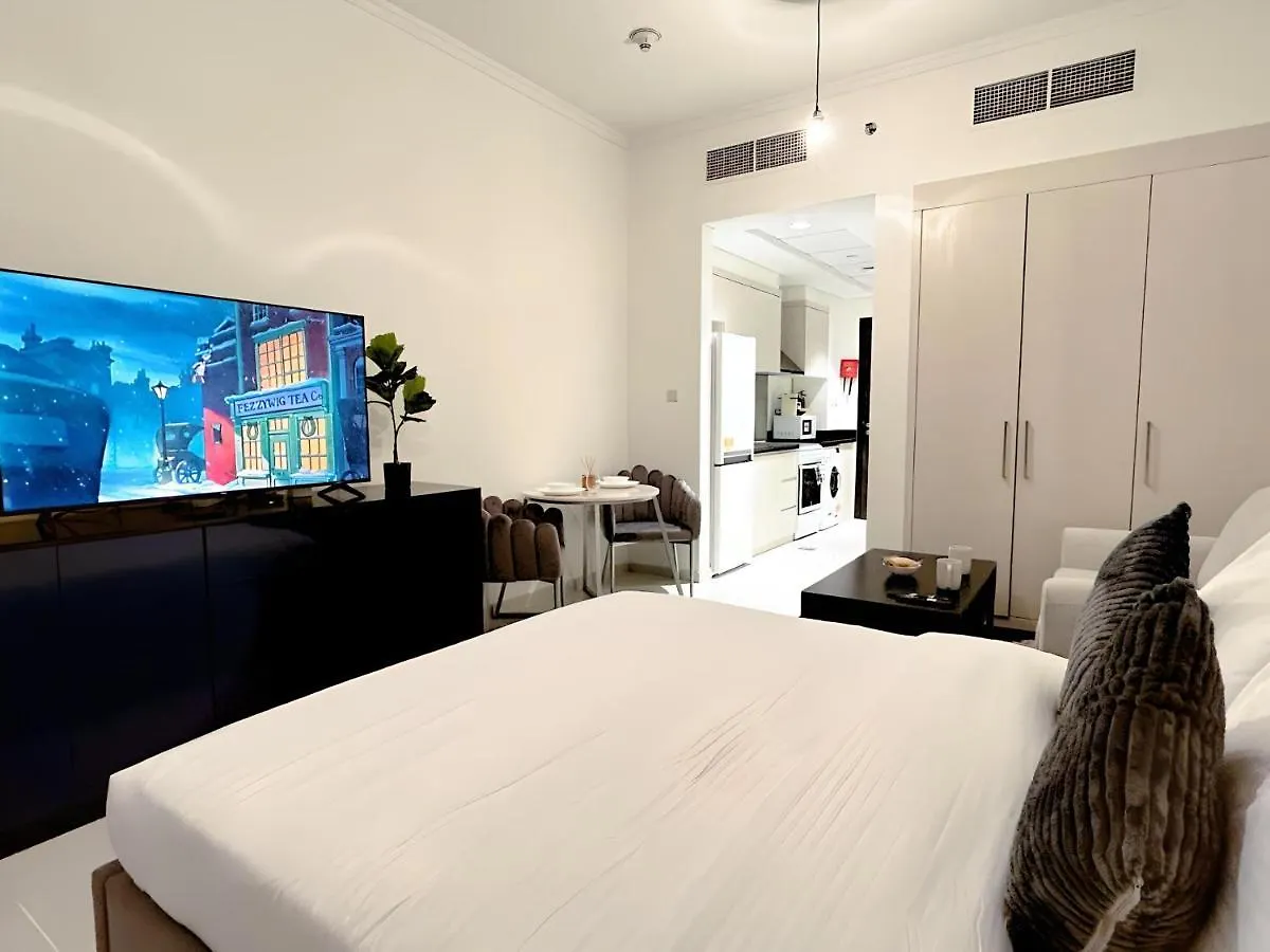Cozy Studio In Dubai Apartment